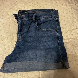 Old Navy Shorts Size 16